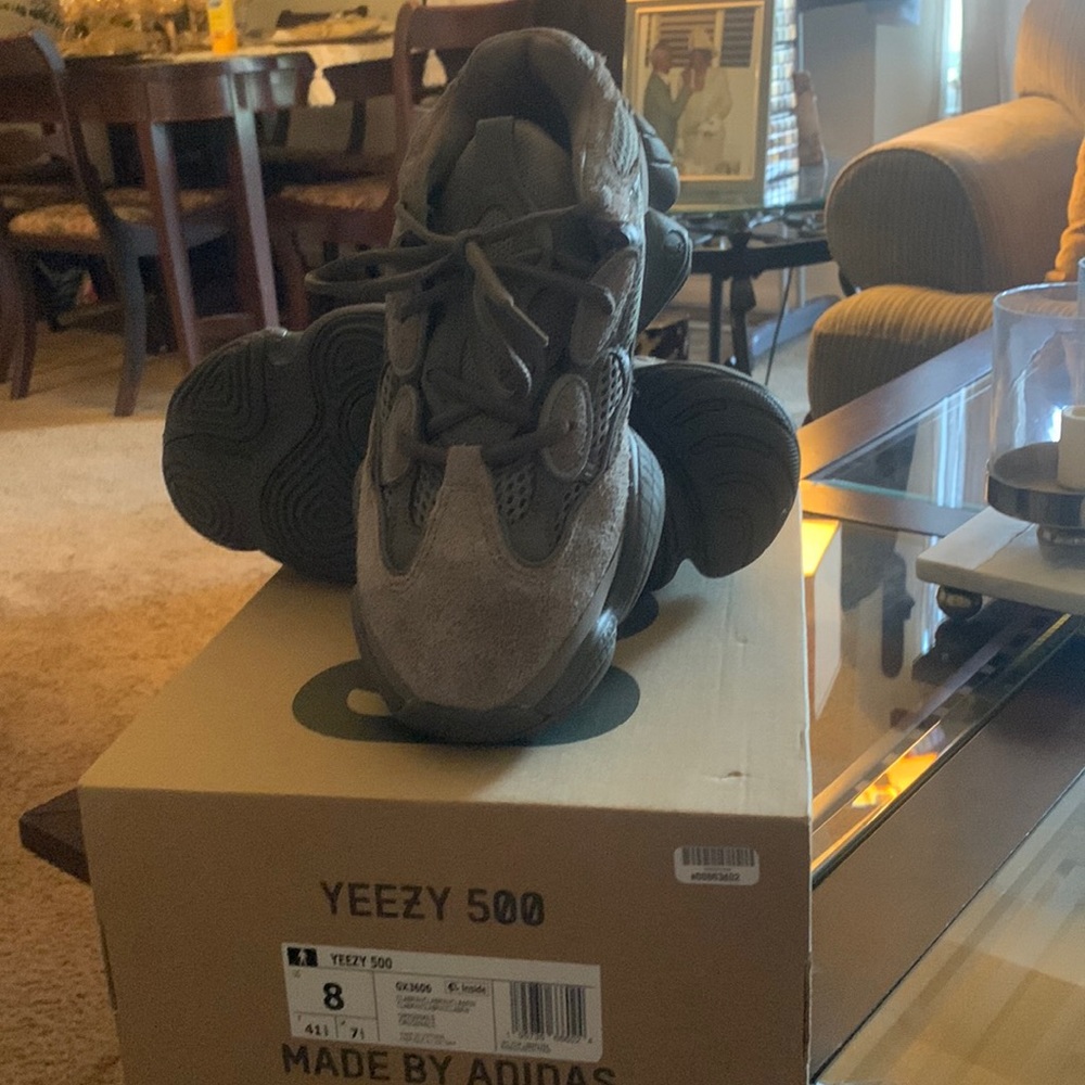 YEEZY 500.
